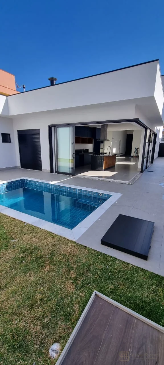 RUA ROBINSON ROGERIO RODRIGUES DE CASTRO  117/